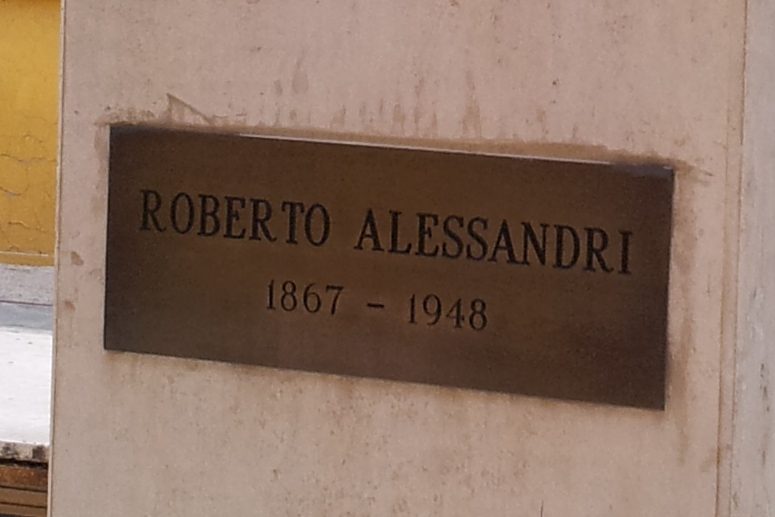 Roberto%20Alessandri%27s%20bust%2C%20Policlinico%20Umberto%20I%2C%20Rome%20-%2003.jpg